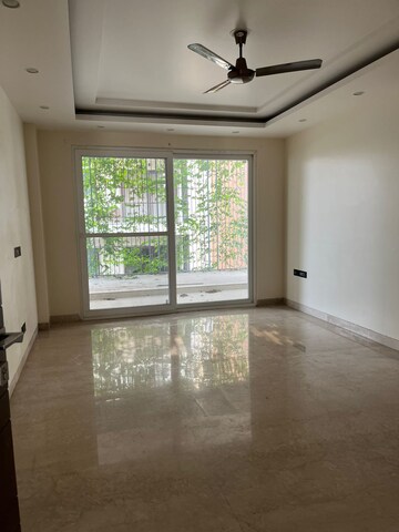 Room in 4 BHK Builder Floor at Ansal Sushant Lok I, Sector 43 – for Rent