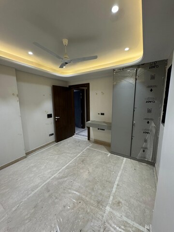 Room in 3 BHK Builder Floor at Sushant Lok 2, Sector 57 – for Sale