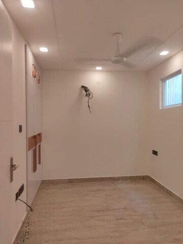 Room in 4 BHK Builder Floor at BP Homes, Sector 85 – for Rent