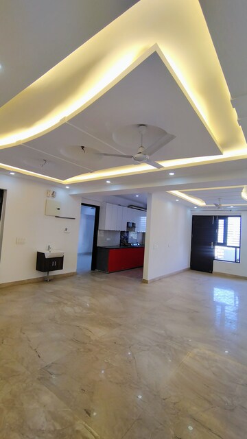 Room in 3 BHK Builder Floor at M3M Atrium, Sector 57 – for Rent