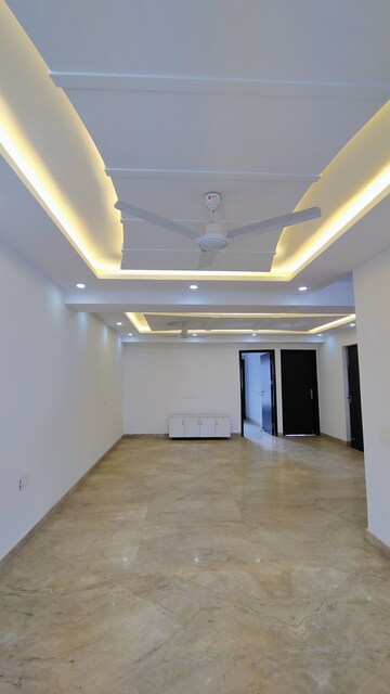 Building Lobby in 3 BHK Builder Floor at M3M Atrium, Sector 57 – for Rent