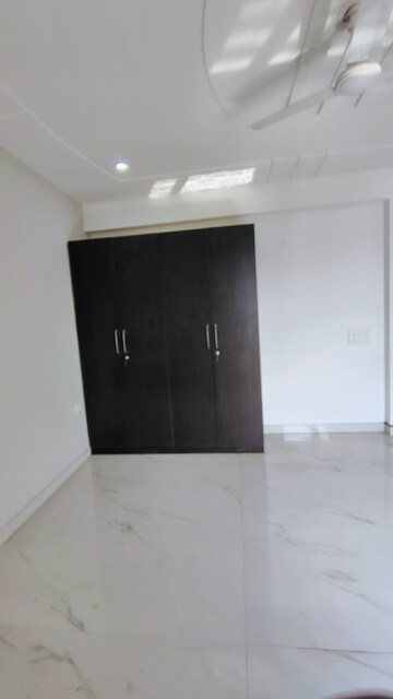 Room in 3 BHK Builder Floor at M3M Atrium, Sector 57 – for Rent