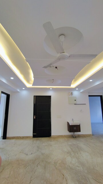 Master Bedroom in 3 BHK Builder Floor at M3M Atrium, Sector 57 – for Rent
