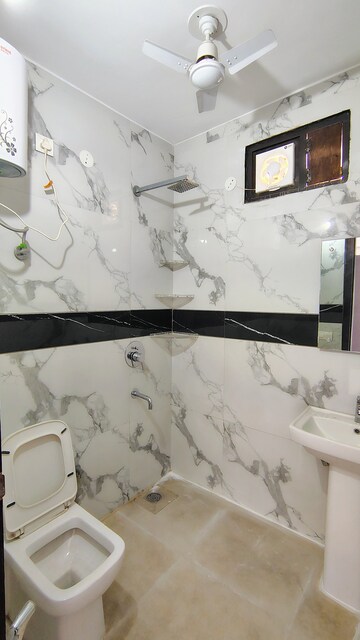 Master Bedroom in 3 BHK Builder Floor at M3M Atrium, Sector 57 – for Rent