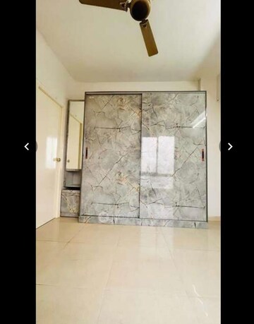 Room in 2 BHK Apartment at Sector 37d – for Rent
