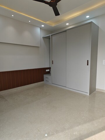 Room in 4 BHK Builder Floor at Ansal Sushant Lok I, Sector 43 – for Sale