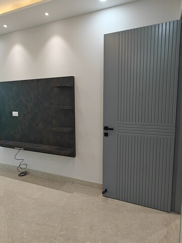 Bathroom in 4 BHK Builder Floor at Ansal Sushant Lok I, Sector 43 – for Sale