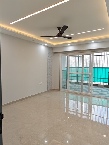 Room in 4 BHK Builder Floor at Ansal Sushant Lok I, Sector 43 – for Sale