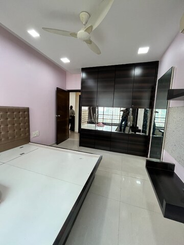 Bedroom in 2.5 BHK Apartment at Oberoi Realty Woods, Goregaon East – for Rent
