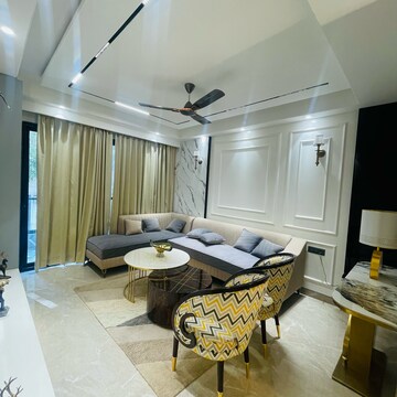 Living Room in 4 BHK Builder Floor at Auram Floor, South City 2 – for Sale