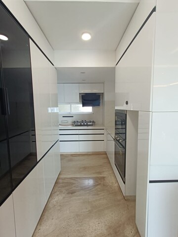 Building Lobby in 2 BHK Apartment at Imperial Heights Goregaon West, Goregaon West – for Rent