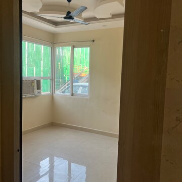 Room in 2 BHK Apartment at Signature Orchard Avenue 2, Hayatpur – for Rent