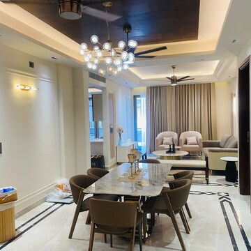 Team Area in 4 BHK Builder Floor at Auram Floor, South City 2 – for Sale