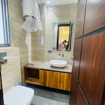Bathroom in 4 BHK Builder Floor at Auram Floor, South City 2 – for Sale