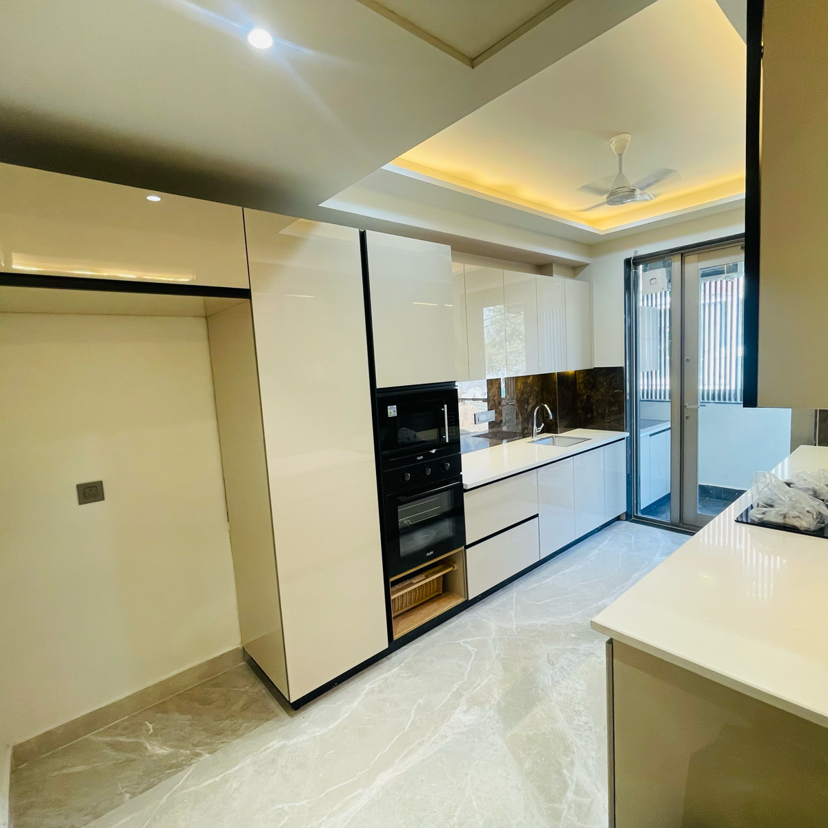 4 BHK + Pooja Room,Servant Room,Study Room,Extra Room Builder Floor For Sale in Auram Floor