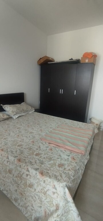 Master Bedroom in 2 BHK Apartment at Chembur – for Rent