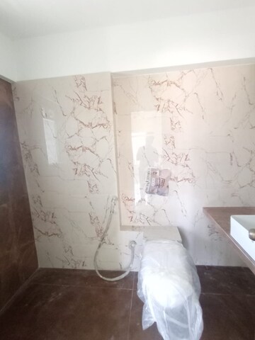 Bedroom in 2 BHK Apartment at Sabari Park, Chembur – for Rent
