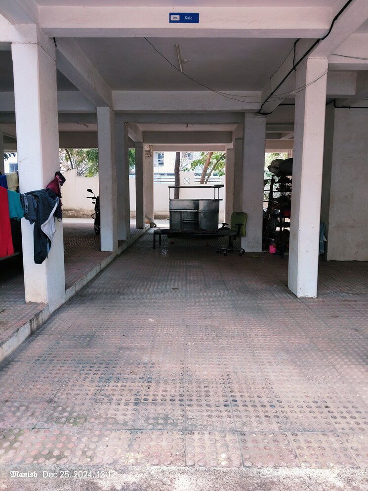  Parking, varanasi-society 1 Bedroom 605 Sq.Ft. Apartment In Warje Pune 8113897