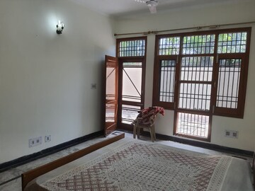 Bedroom in 2.5 BHK Independent House at Sector 16 – for Rent