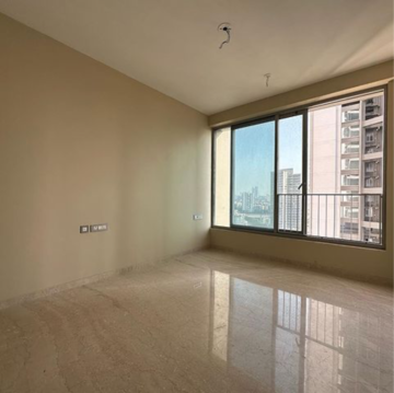 Room in 3 BHK Apartment at Malad West – for Rent