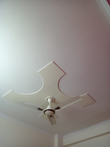 Furnished Amenities in 2 BHK Builder Floor at Laxmi Nagar – for Rent
