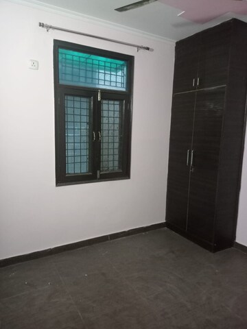 Room in 2 BHK Builder Floor at Laxmi Nagar – for Rent