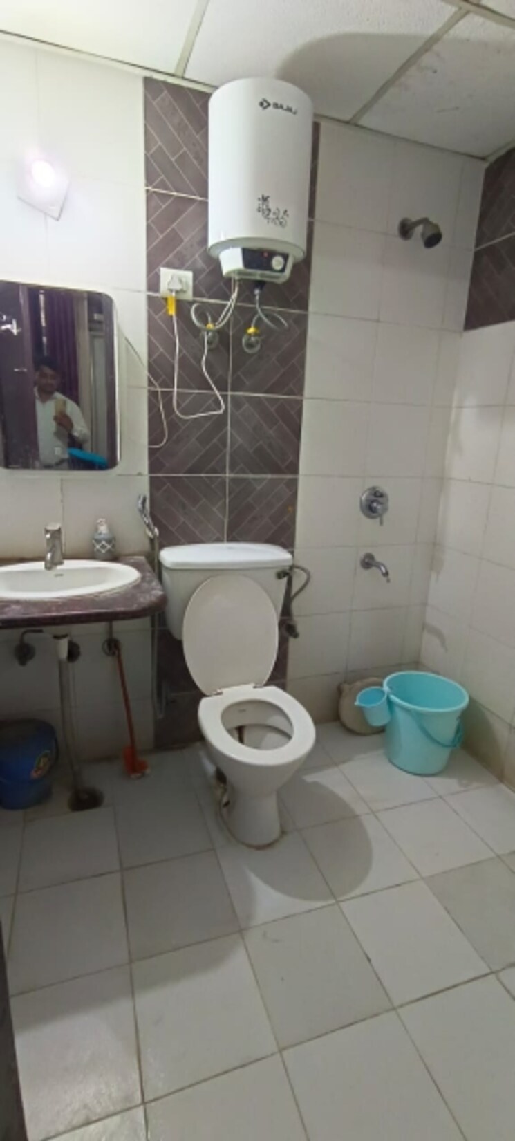 Bathroom, supertech-livingston 2 Bedroom 1000 Sq.Ft. Apartment In Sain Vihar Ghaziabad 8113809
