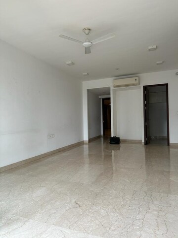 2 BHK Apartment For Rent in Lodha Venezia, Parel