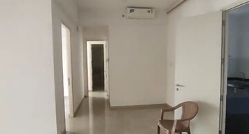 Team Area in 2 BHK Apartment at Kalpataru Radiance, Goregaon West – for Rent
