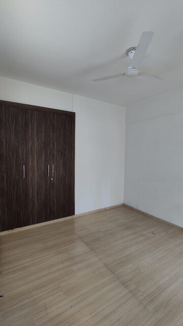 Room in 3 BHK Apartment at Moti Nagar – for Rent