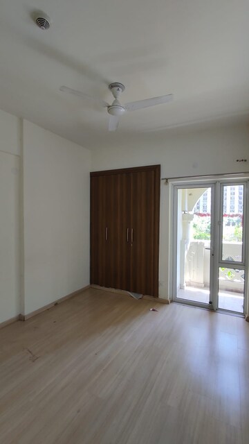 Room in 3 BHK Apartment at Moti Nagar – for Rent