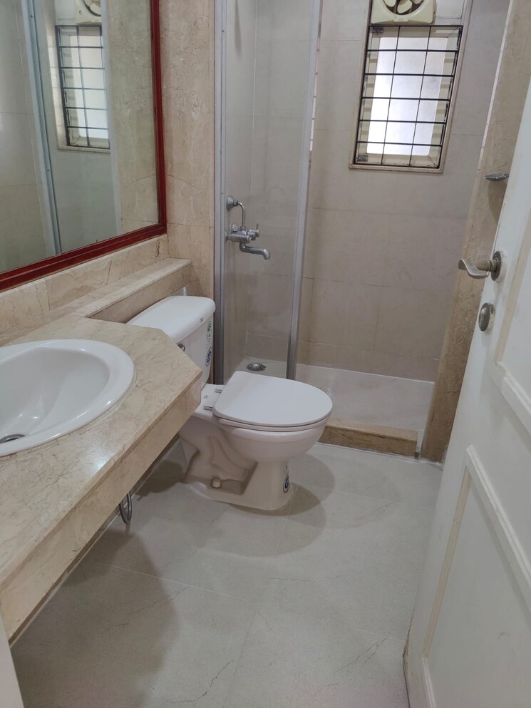 Bathroom, hiranandani-avalon 3 Bedroom 1100 Sq.Ft. Apartment In Powai Mumbai 8113820