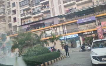Shop For Rent in Sector 77