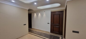Room in 3 BHK Builder Floor at Sushant Lok Iii – for Sale