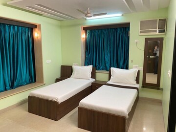 Bedroom in 3 BHK Apartment at Shivtirth CHS Bandra, Bandra East – for Rent