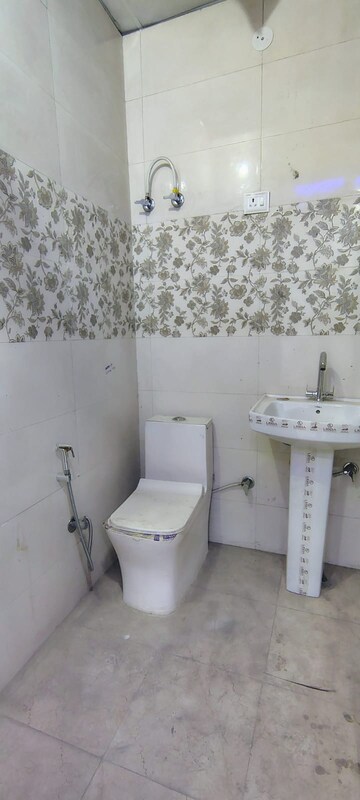 Bathroom in 2 BHK Builder Floor at Vasundhara Sector 1 – for Sale