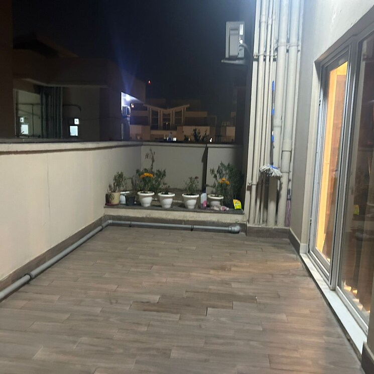 Balcony, mahagun-manorial 3 Bedroom 2625 Sq.Ft. Apartment In Sultanpur Noida 8113988