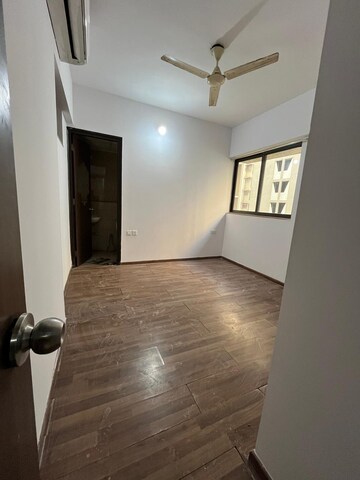 Room in 1.5 BHK Apartment at Lodha Palava Fontana C To H, Dombivli East – for Rent