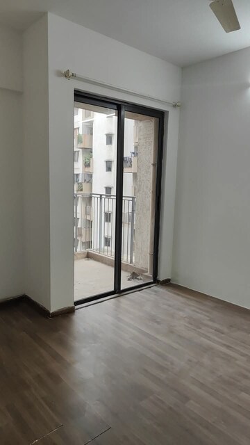 Room in 1 BHK Apartment at Lodha Palava City Lakeshore Greens, Dombivli East – for Rent