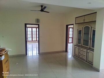 Room in 6+ BHK Apartment at Banaswadi – for Sale
