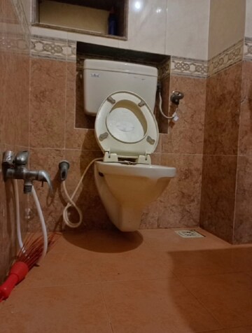 Bathroom in 2 BHK Apartment at Ascot CHS, Andheri West – for Rent