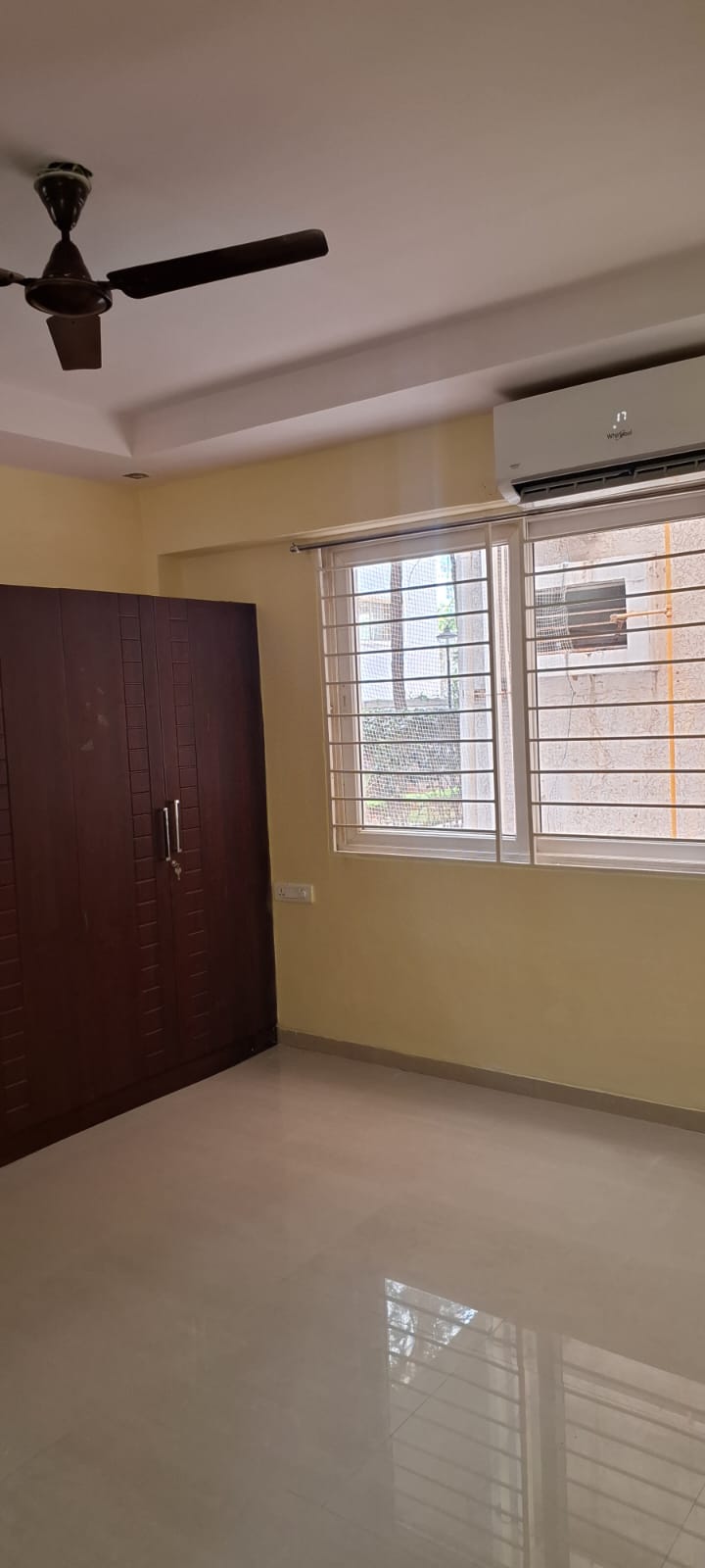 4 BHK + Pooja Room Apartment For Rent in Niharika Signature