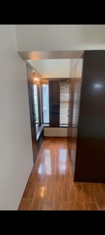 Bedroom in 2 BHK Apartment at Juhu – for Rent