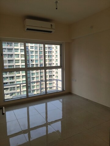 Room in 2 BHK Apartment at LnT Veridian, Powai – for Rent