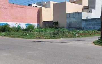 Plot For Sale in Sikandrabad