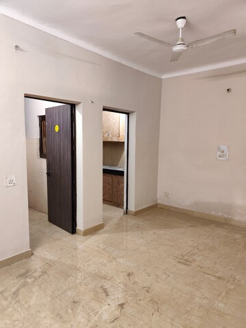 Room in 3 BHK Independent House at Palam Vihar Residents Association, Palam Vihar – for Sale