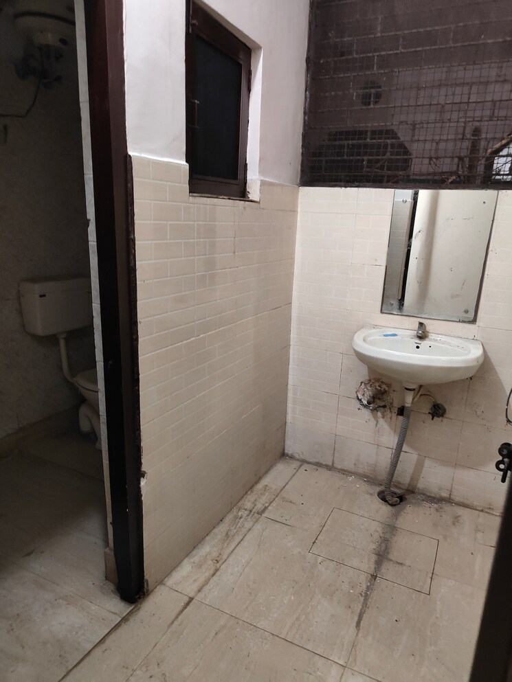 Bathroom, palam-vihar-residents-association 3 Bedroom 520 Sq.Ft. Independent House In Palam Vihar Gurgaon 8114465