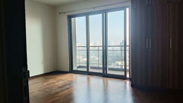 Room in 4 BHK Apartment at Tata Primanti-Tower Residences, Sector 72 – for Rent