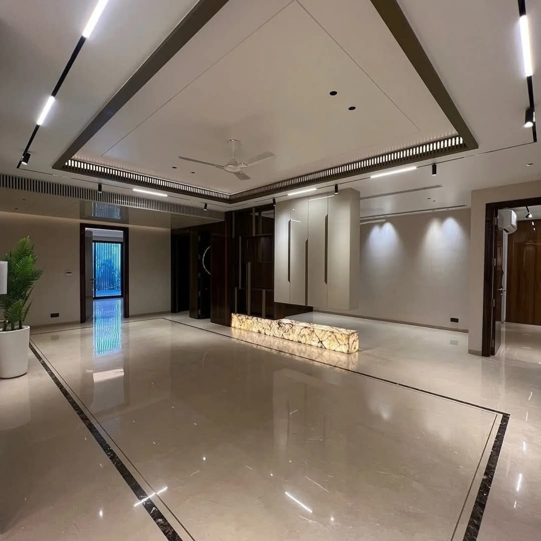 4 BHK + Pooja Room,Servant Room,Study Room,Extra Room Builder Floor For Sale in Greater Kailash I