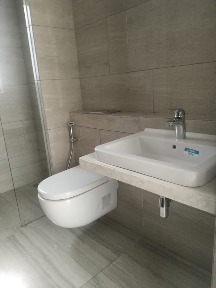 Bathroom, sheela-smruti-apartment 3 Bedroom 709 Sq.Ft. Apartment In Vile Parle East Mumbai 8114550